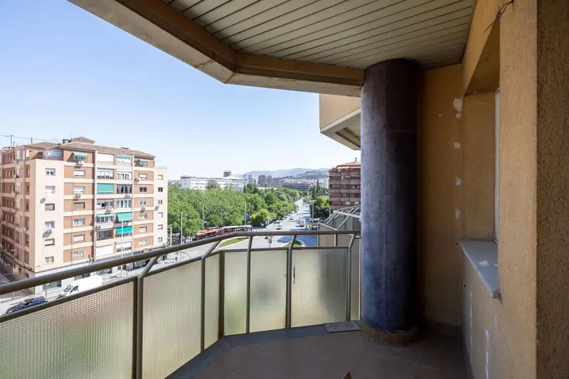 Piso en venta Plaza Einstein Granada 3 dormitorios 2 baños