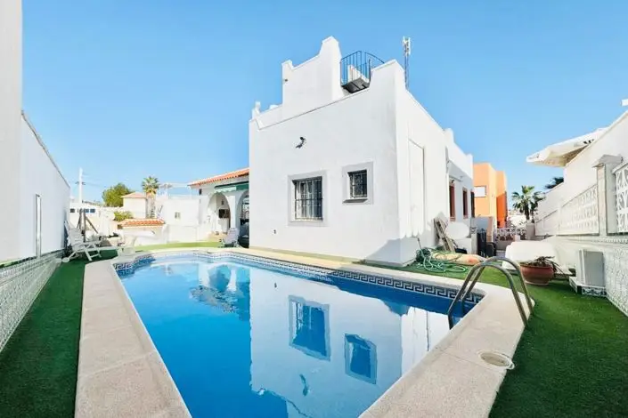 Villa de 7 Dormitorios en Venta