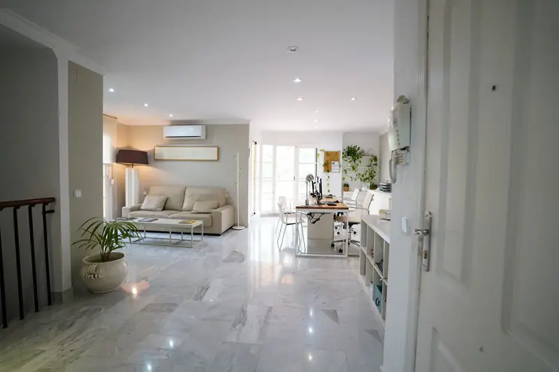 Oficina en Venta Puerto Banus Excelente Ubicacion