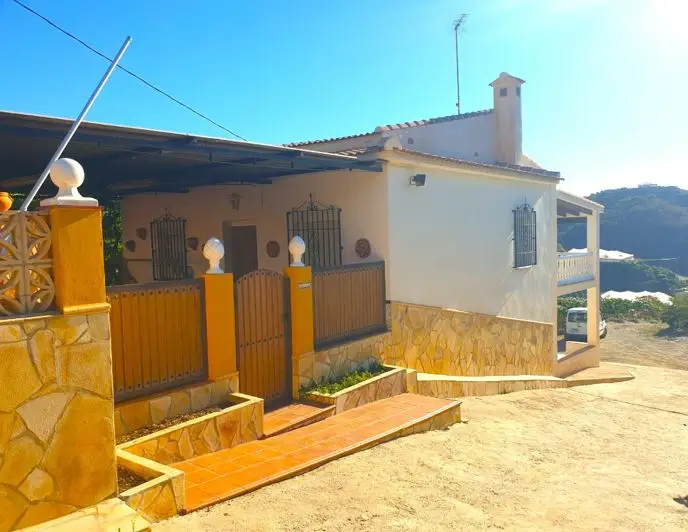 Villa de Lujo en Venta 4 Dormitorios Piscina Vistas al Campo