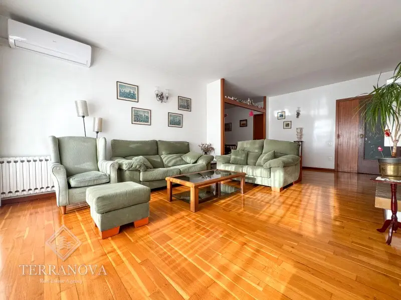 Venta Piso 4 Habitaciones Les Corts