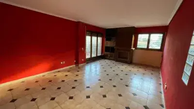 Chalet en venta en Utebo