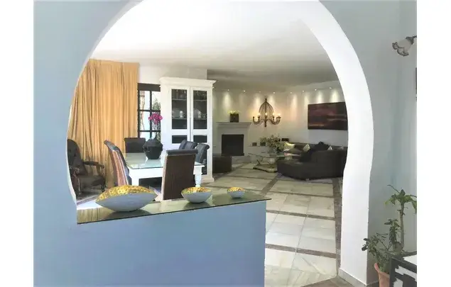 Villa de Lujo en Estepona 5 Dormitorios 280m2
