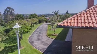 Chalet en Gajano 370m2 con Jardin 2958m2 Cerca de la Playa