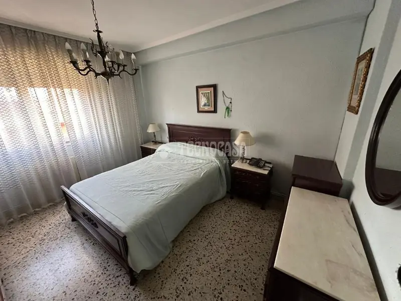 Piso en venta en Las Fuentes - Cartuja Baja 4 dormitorios con garaje