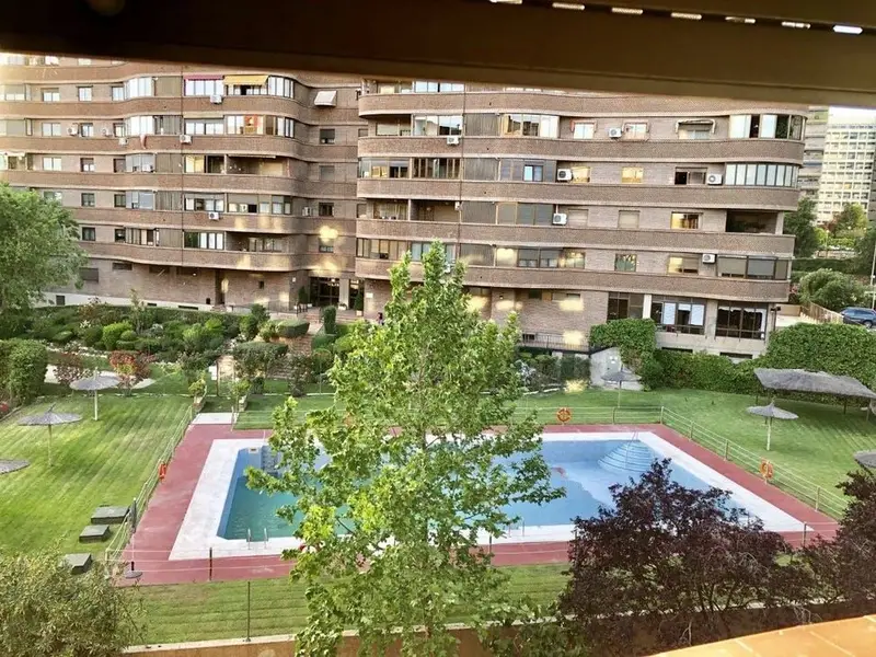 Apartamento de 7 dormitorios y 2 ba
Años en Barcelona