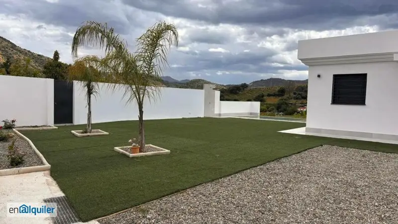Chalet a Estrenar en Coin con Piscina Infinity y Vistas a la Montana