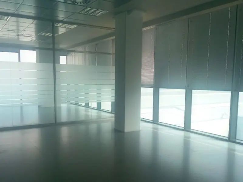 Edificio oficinas y comercial en Zaragoza Puerta Norte