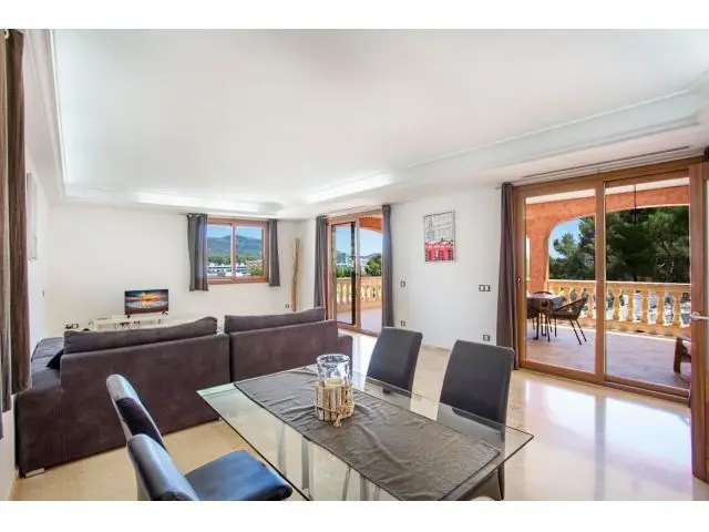 Villa de Lujo en Palmanova con Licencia Vacacional