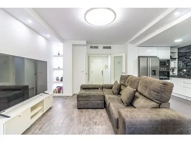 Vivienda Moderna en Carlet con Hidromasaje y Garaje