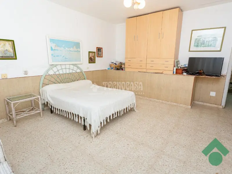 Casa Rural en Venta en Los Barrios 245m2 3 Dormitorios