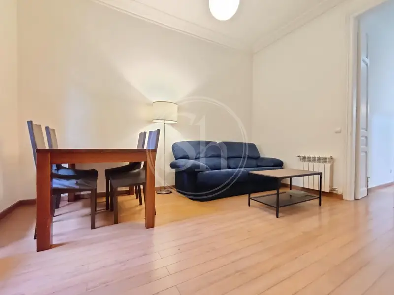 Apartamento en alquiler en Barcelona - 4 habitaciones - cerca del metro