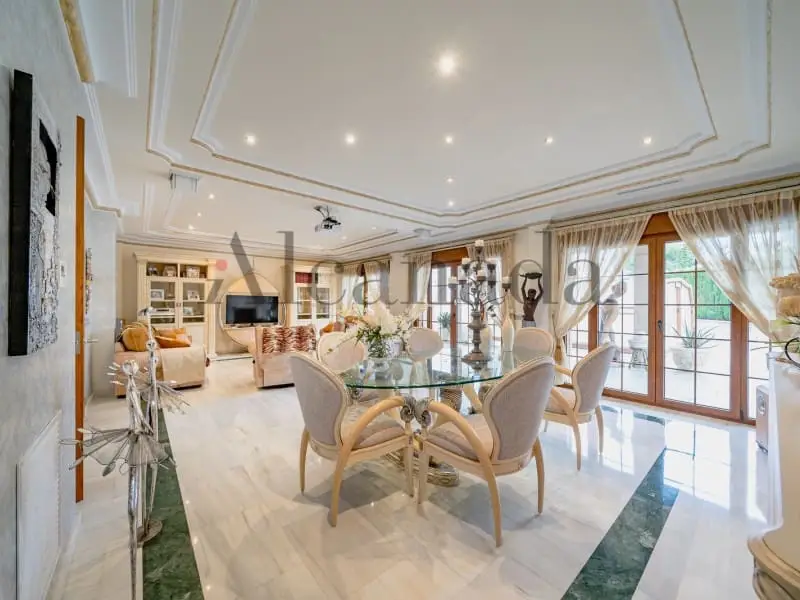 Casa en Mallorca con Piscina Climatizada y 5 Dormitorios