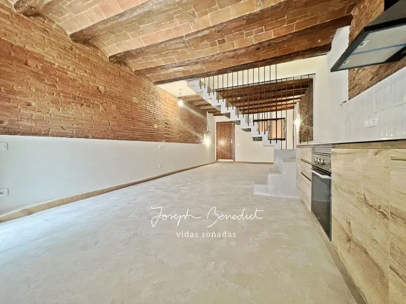 Casa en Viladecans 80m2 Estilo Industrial Reformada Patio Terraza