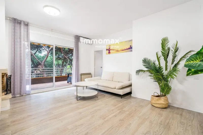 Piso en Venta en Gava 3 Dormitorios 2 Baños Terraza Parking
