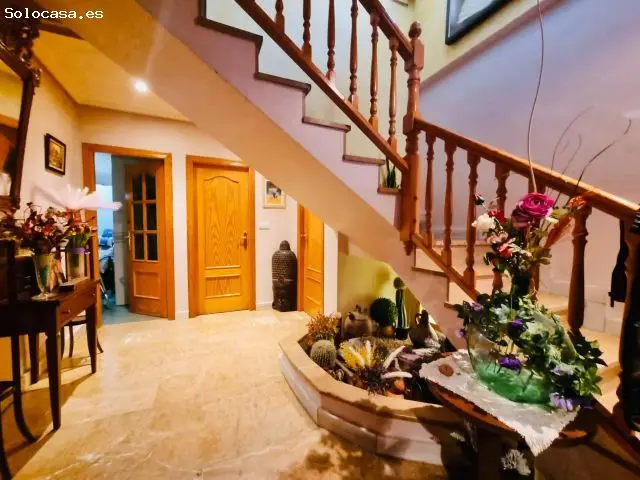 Chalet con Piscina Privada en Pinoso