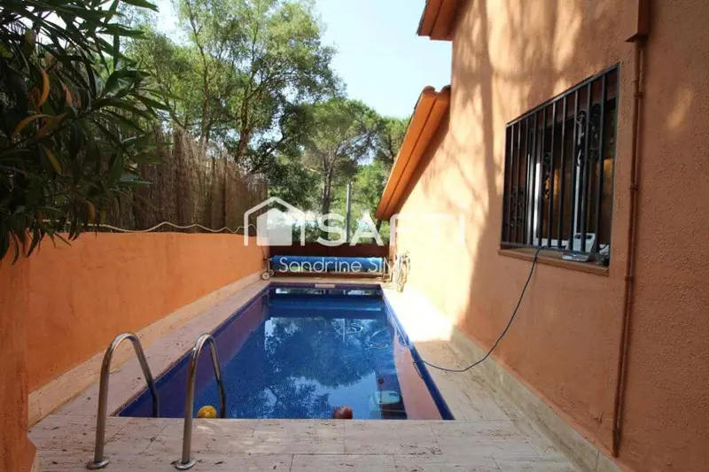 Chalet en Aiguaviva Parc Vidreres Girona 4 habitaciones piscina garaje