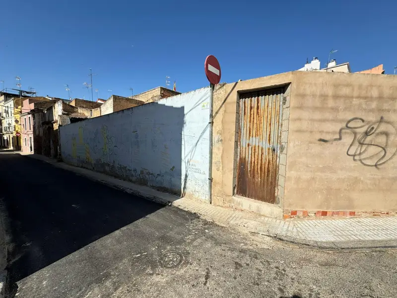 Venta Solar Casco Antiguo Badajoz 216m2 Ref V2427