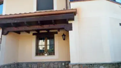 Casa pareada en venta en Calle Matabueyes E