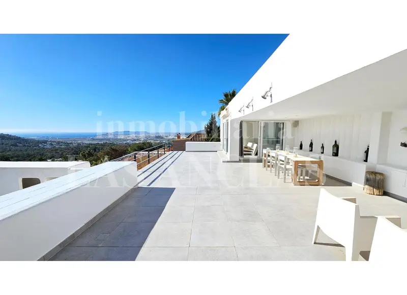 Atico Duplex en venta en Ibiza con vistas al mar y Dalt Vila