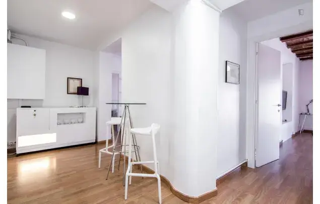 Apartamento 3 Dormitorios Barcelona El Raval Cerca Metro Drassanes