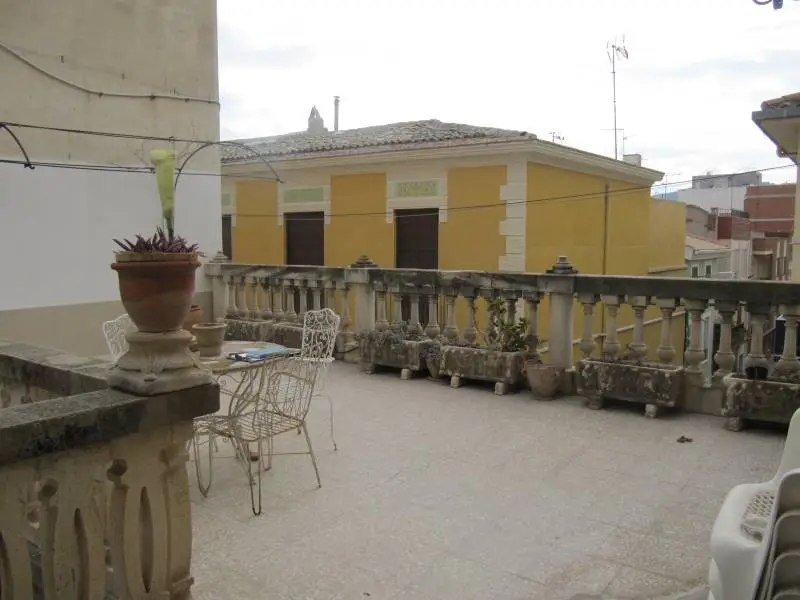 Casa en venta en Monóvar Centro con terraza y garaje