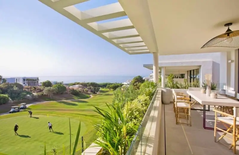 Casa Adosada en Cabopino con Vistas al Mar y Piscina Privada