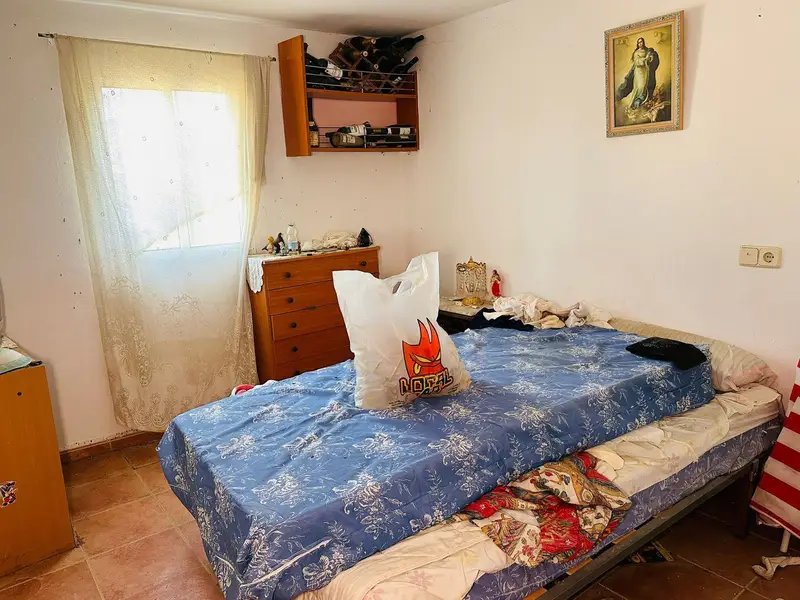Finca con Casa de 2 Dormitorios y Producción de Aguacates