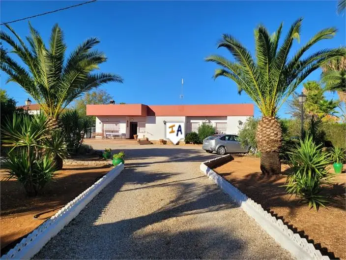 Villa de Lujo en Venta cerca de Puente Genil