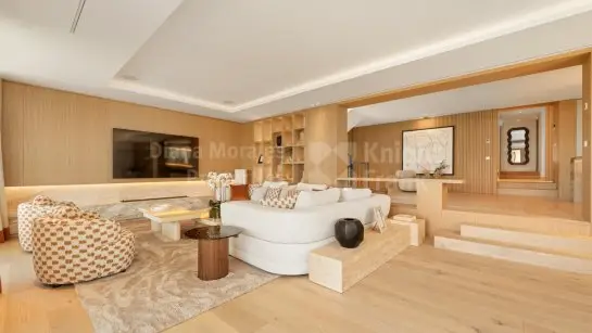 Villa Salina Nueva Andalucía: Lujo Contemporáneo 5 Dormitorios Piscina Privada