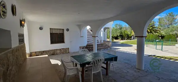 Chalet con Apartamento en L Ametlla de Mar 143m2 4 Dormitorios Piscina