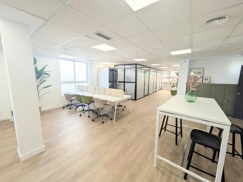 Oficina en Alquiler Marbella 130m2 Excelente Estado Amueblada