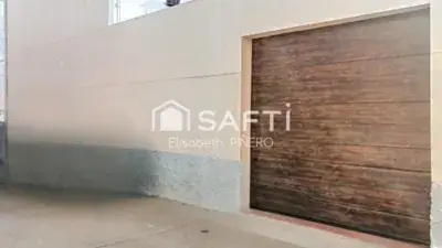 Casa en Venta Puebla de La Calzada: 3 Dormitorios, Patio y Garaje