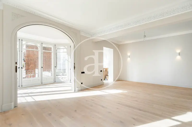 Piso de Lujo en Muntaner Finca Modernista Reformado