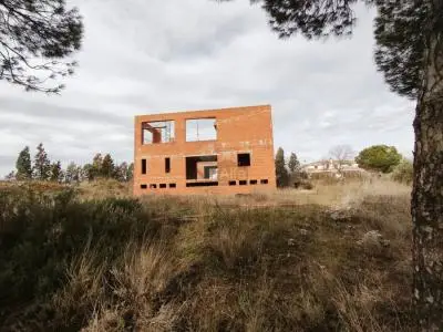 Chalet en Illescas con 3 Plantas y Sótano para 3 Coches