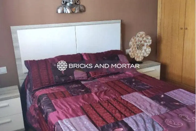 Chalet en Venta Montserrat Valencia 4 Dormitorios Piscina