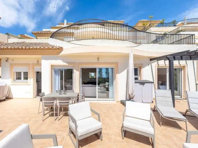 Piso de 3 Dormitorios en venta San Roque-Club, España