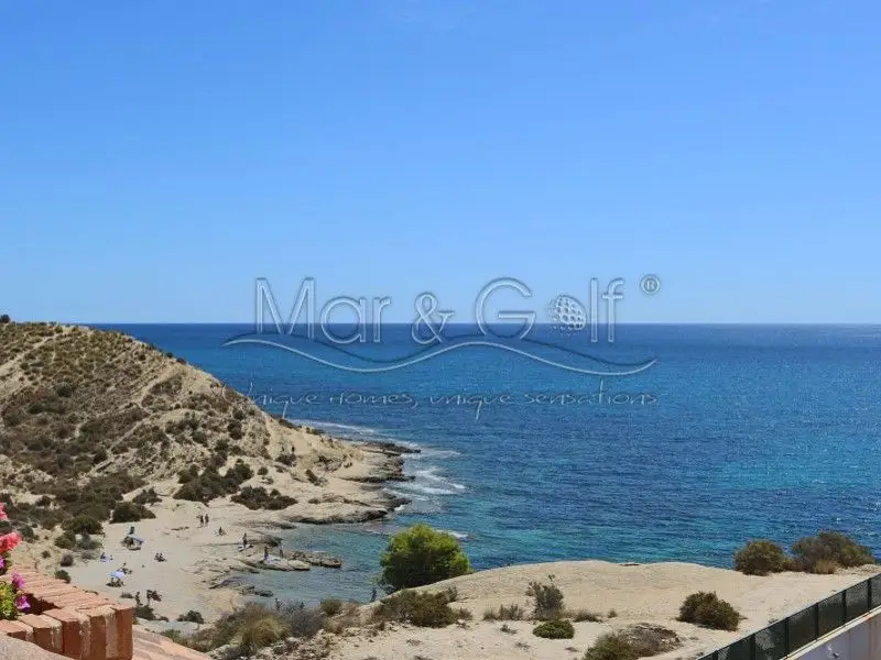 Adosado de Lujo en Cabo de Huertas con Vistas al Mar y Apartamentos