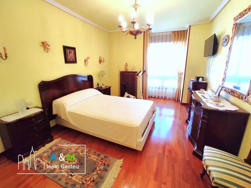 Venta Piso Amueblado Centro Vitoria Gasteiz