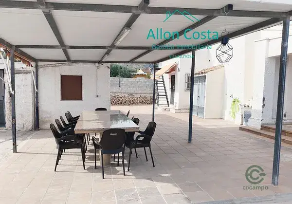 Casa en Villajoyosa con Piscina y Terreno Agricola