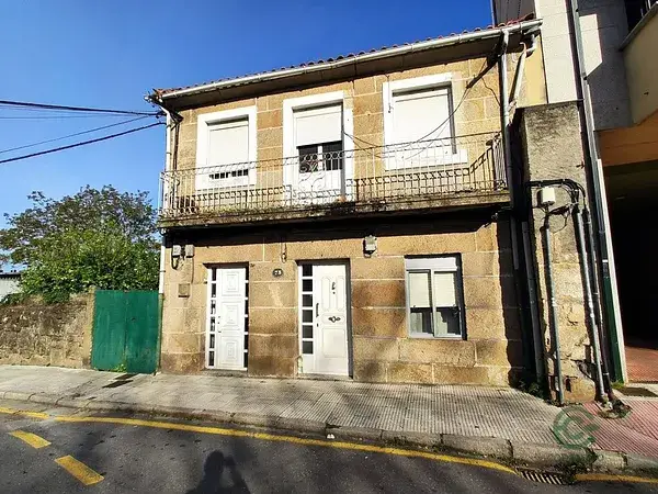 Casa a Reformar en Pontevedra con Parcela de 1300m2 y Vistas