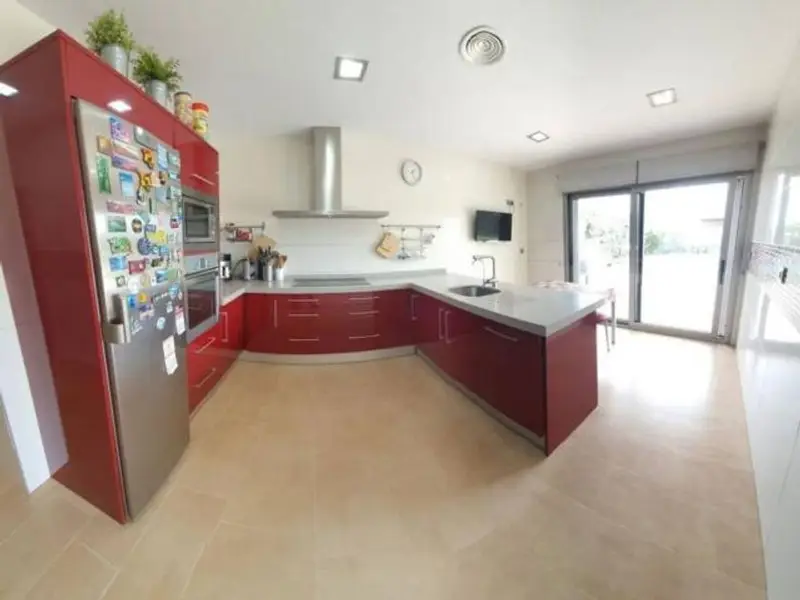 Chalet en Almería 5 dormitorios 4 baños Piscina Placas Solares
