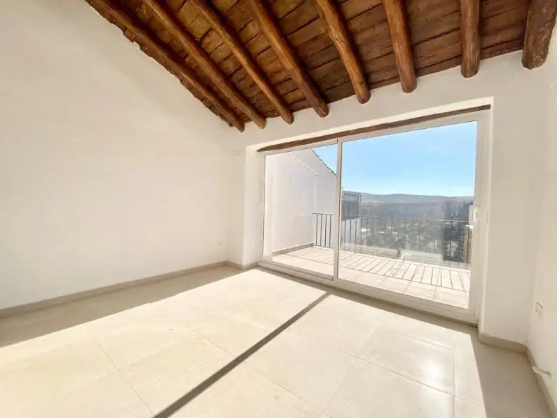 Casa en Alhama de Granada con Vistas a los Tajos