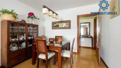 Piso en Venta en Villasol Maracena 4 Dormitorios 2 Banos Garaje Trastero