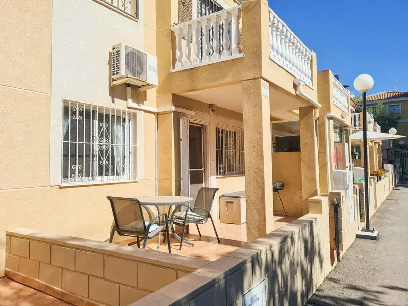 Villa en Venta Torrevieja 2 Dormitorios Cerca Playa Golf