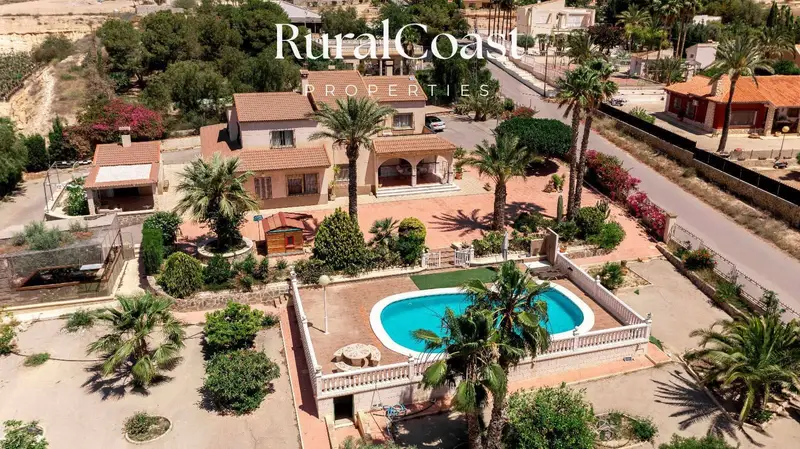 Chalet en Venta Elche Finca Mediterranea 5 Dormitorios