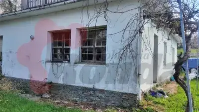 Chalet en Venta Begonte para Reformar 3 Dormitorios 2 Baños