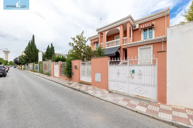 Casa de Lujo en Santa Fe 531m2 Parcela 300m2 Vivienda