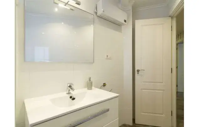 Alquiler de Habitaciones en Bilbao  Apartamento Moderno y Elegante