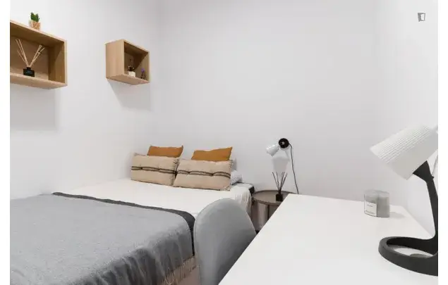 Alquiler Apartamento 4 Dormitorios Barcelona Estudiantes Trabajadores